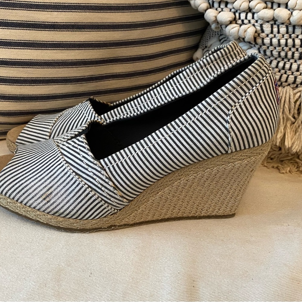 Bobs Open Toed Wedge - Picture 3 of 8